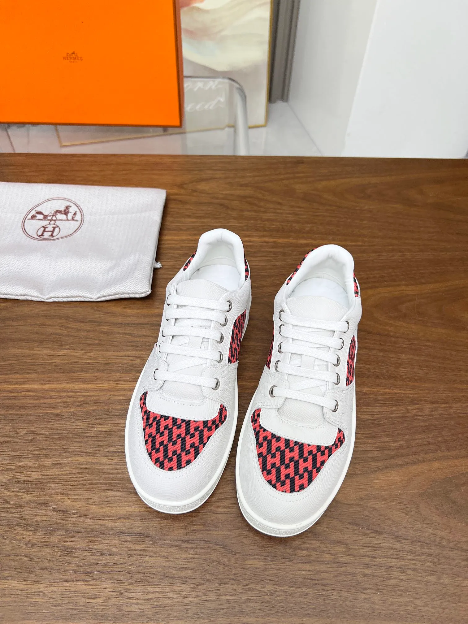 👟👟Ex-factory price 520👟👟 🔥🔥🔥French direct mail HERMES/Hermès flat fashion sports and casual shoes Korean style lace-up mesh lightweight! ! Breathable and comfortable, standard size 35/40 (41 can be customized and will not be returned)